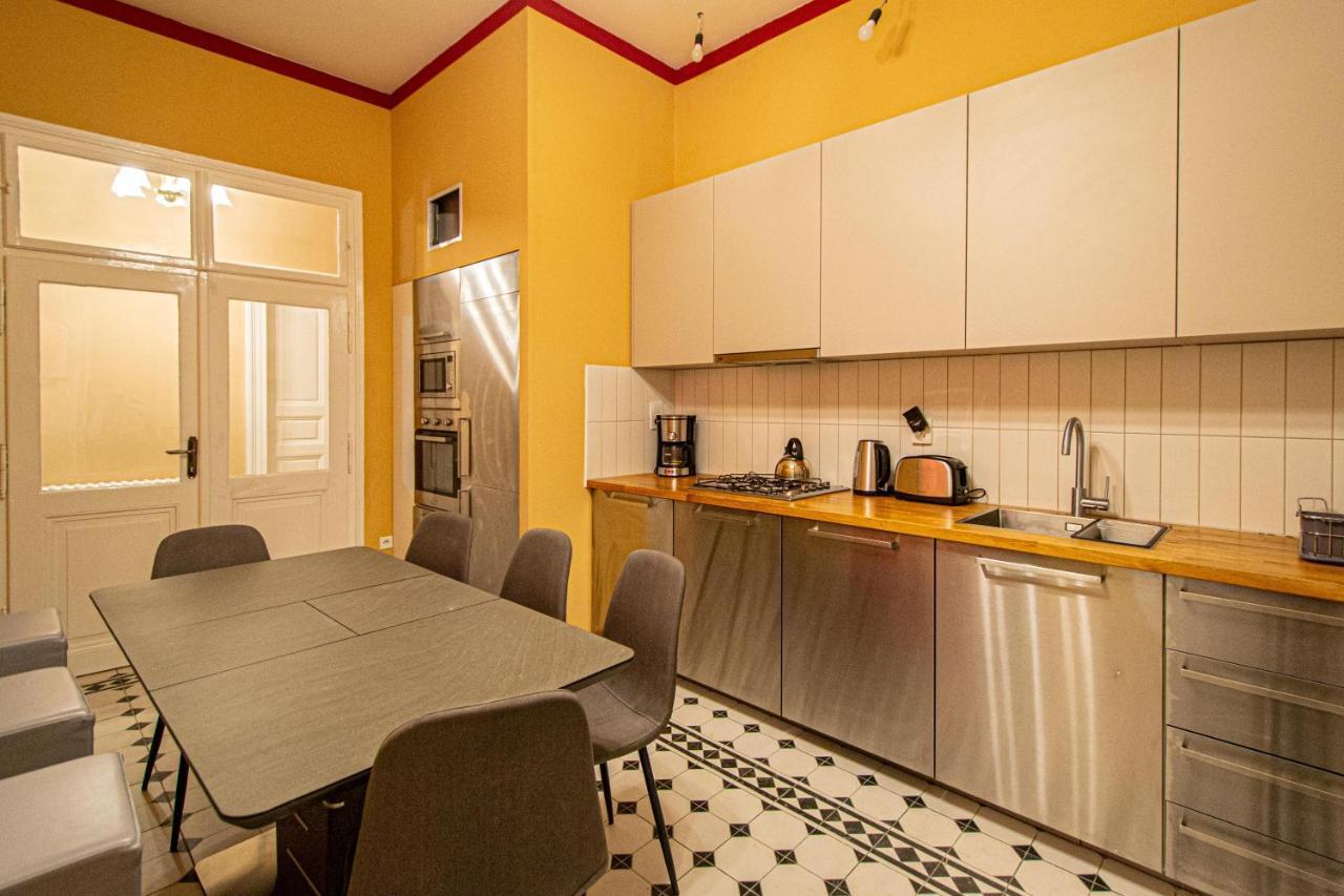 4 Bedrooms 130M2 Apartment At The Main City Square Прага Екстериор снимка